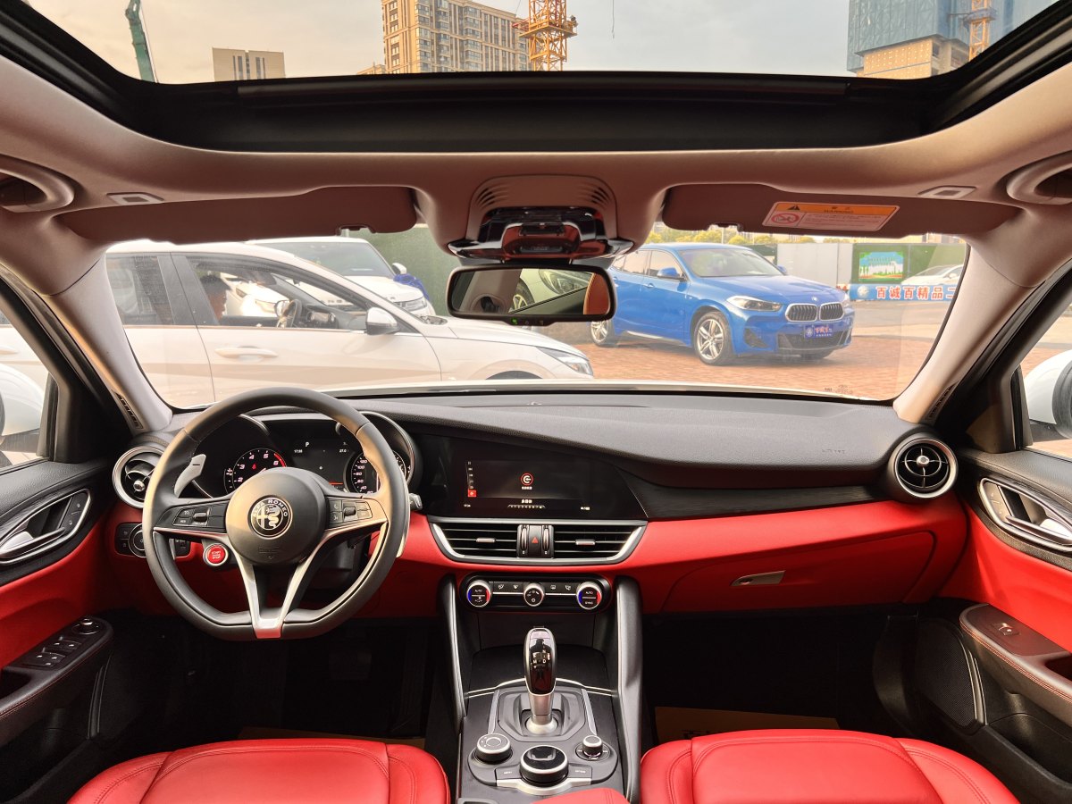 2017年6月阿尔法·罗密欧 Giulia  2017款 2.0T 280HP 豪华版