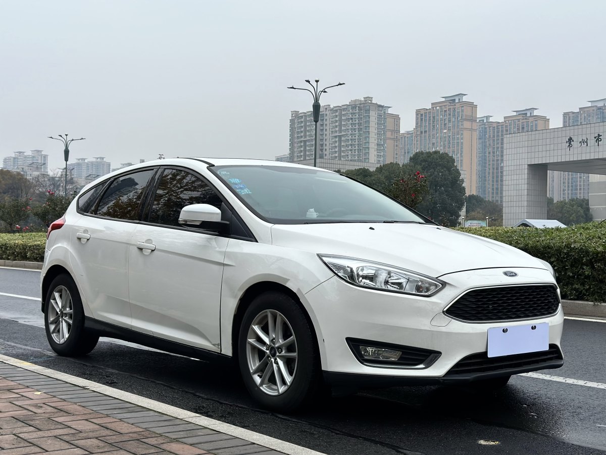 福特 ?？怂? 2015款 兩廂 1.6L 自動(dòng)風(fēng)尚型圖片