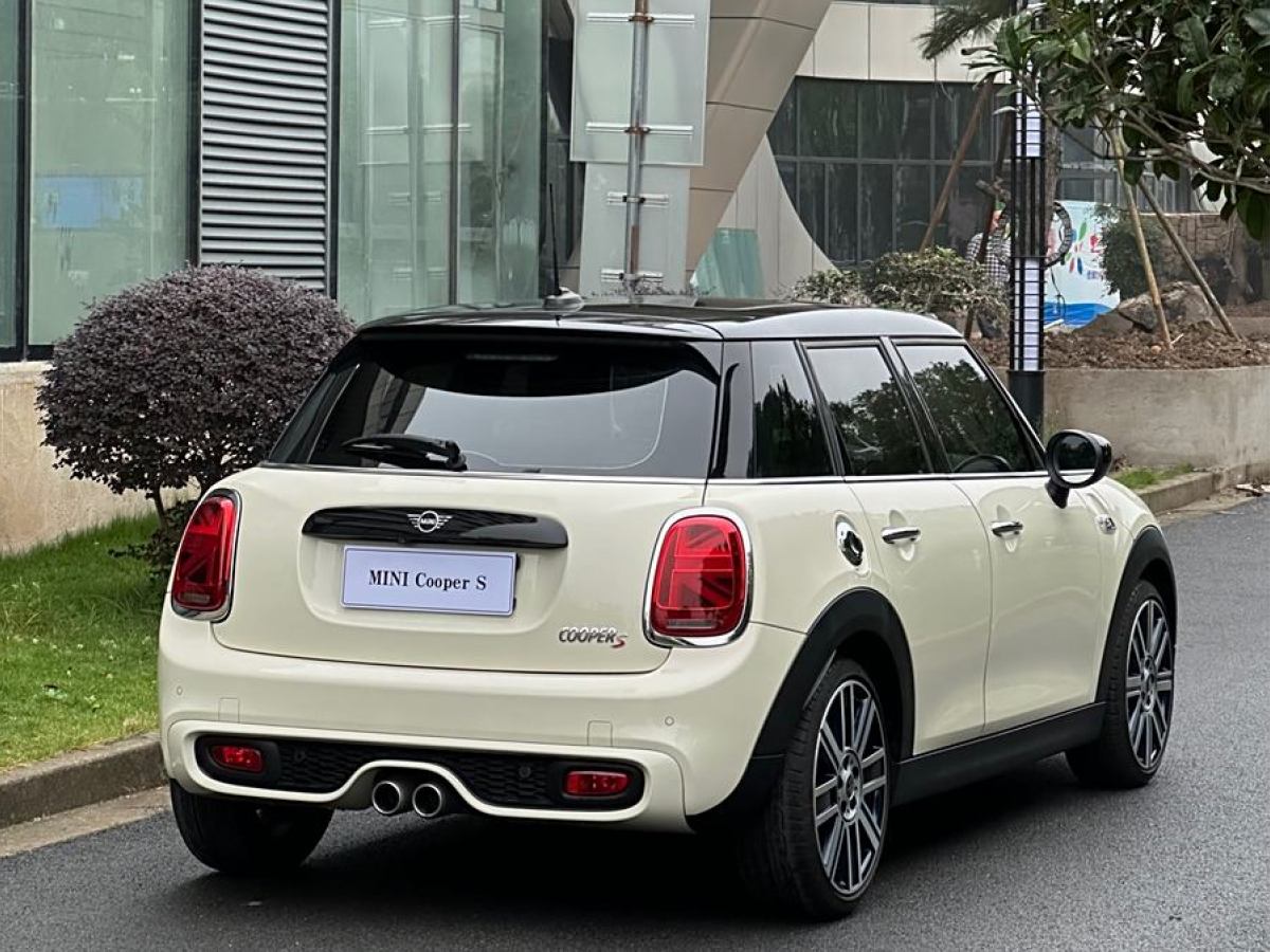 MINI MINI  2019款 2.0T COOPER S 藝術(shù)家圖片