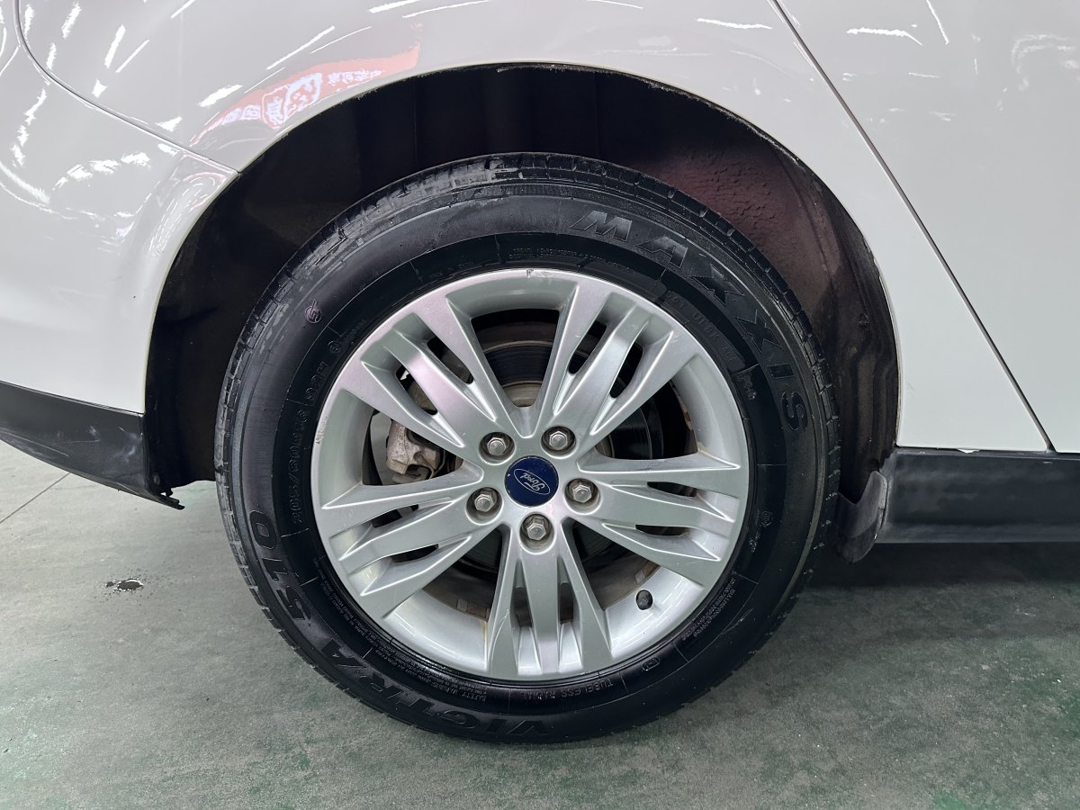 福特 ?？怂? 2012款 兩廂 1.6L 自動舒適型圖片