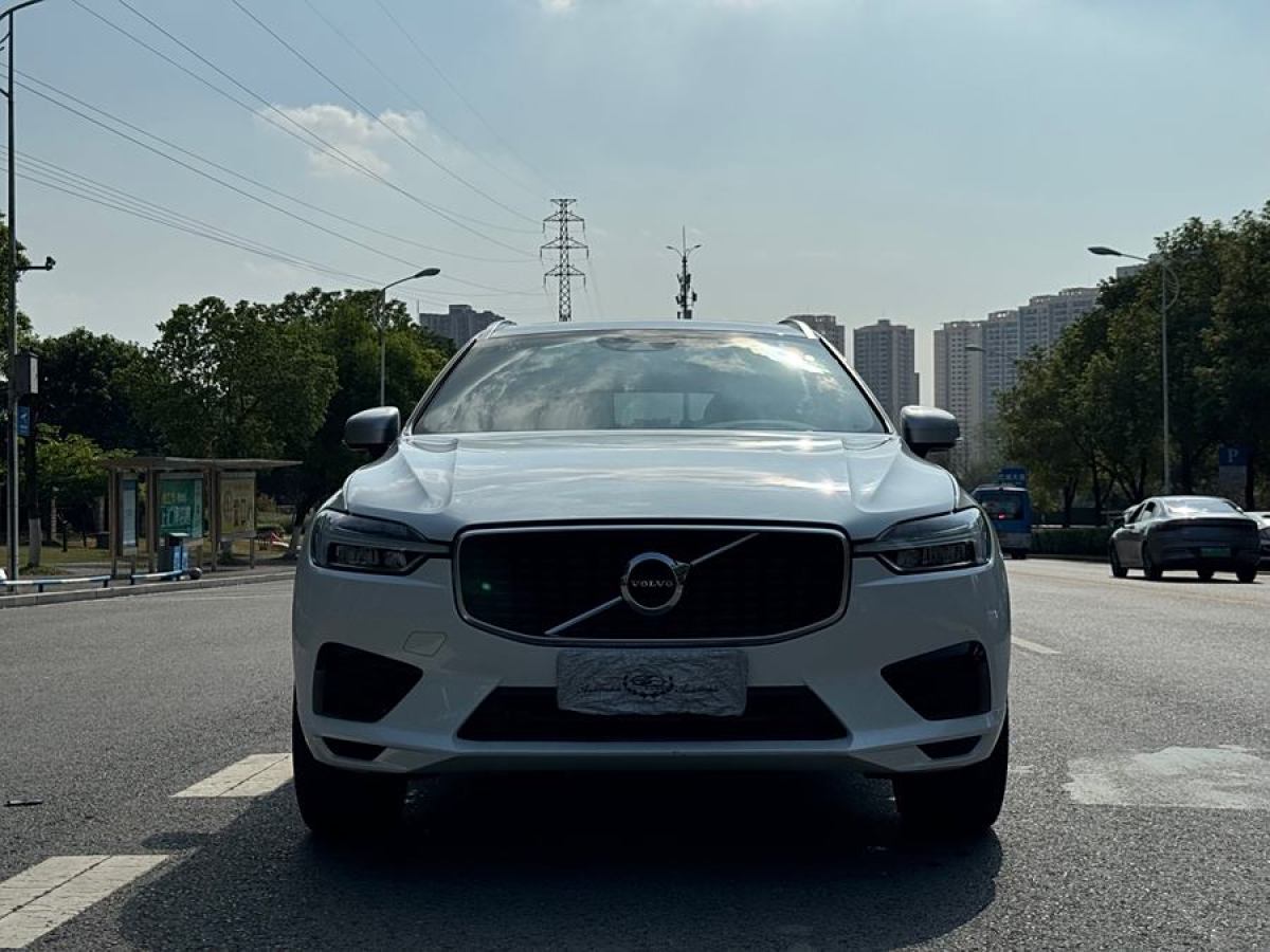 2018年1月沃爾沃 XC60  2018款 T5 四驅(qū)智遠(yuǎn)運(yùn)動版