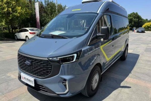 五菱榮光新卡房車 五菱 加長(zhǎng) 雙后輪 房車