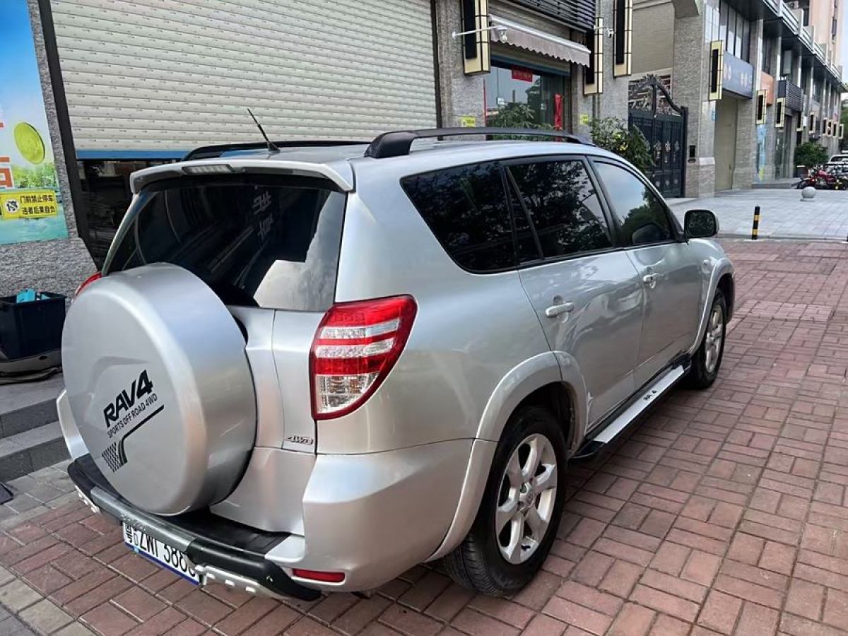 豐田 RAV4榮放  2011款 2.4L 自動四驅(qū)豪華版圖片