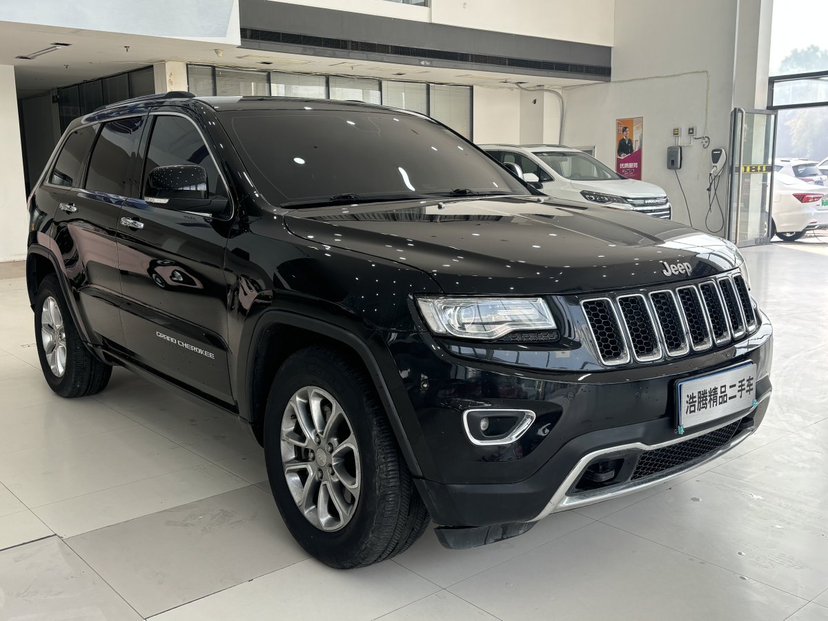 Jeep 大切諾基  2014款 3.0L 舒享導(dǎo)航版圖片