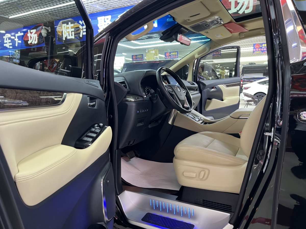 豐田 威爾法  2021款 皇冠 雙擎 2.5L HV尊貴版圖片