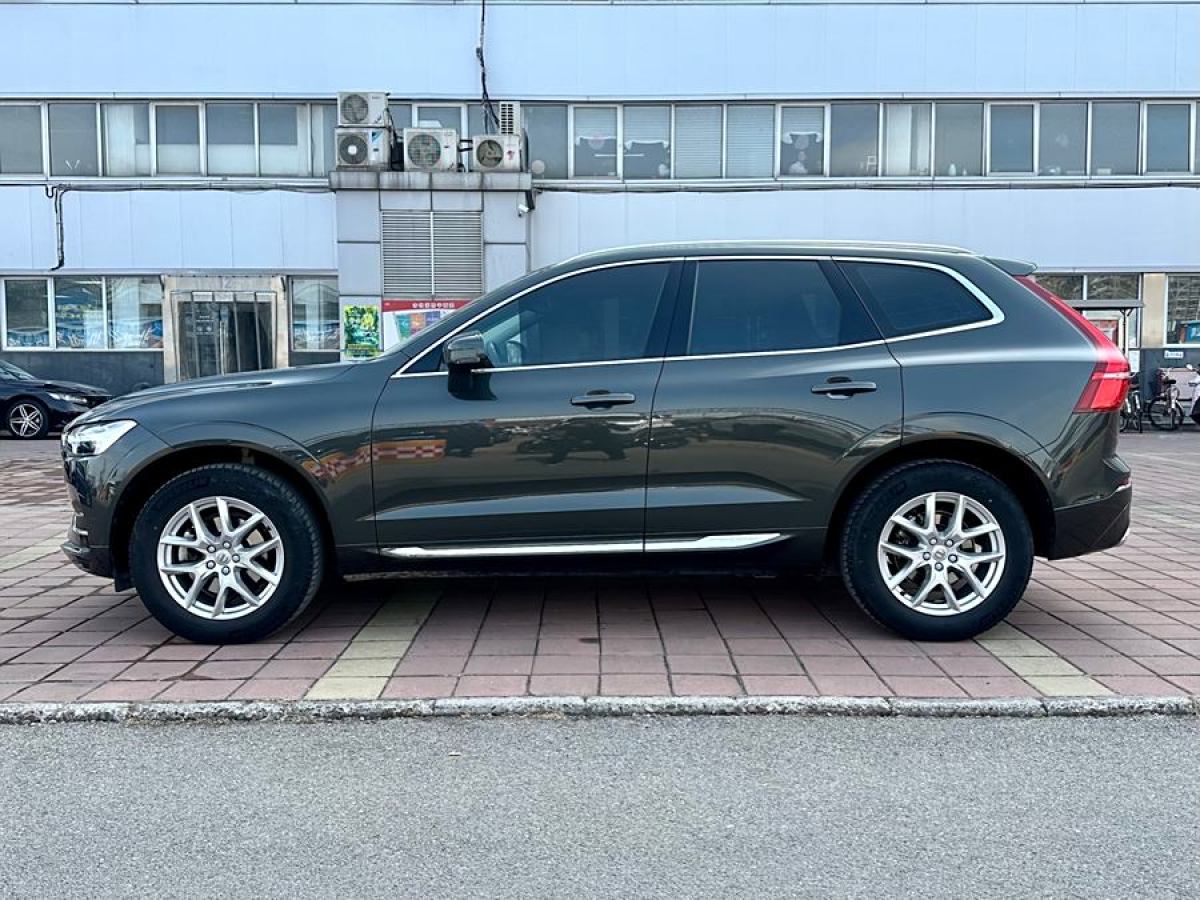 2020年6月沃爾沃 XC60  2020款 T5 四驅(qū)智逸豪華版