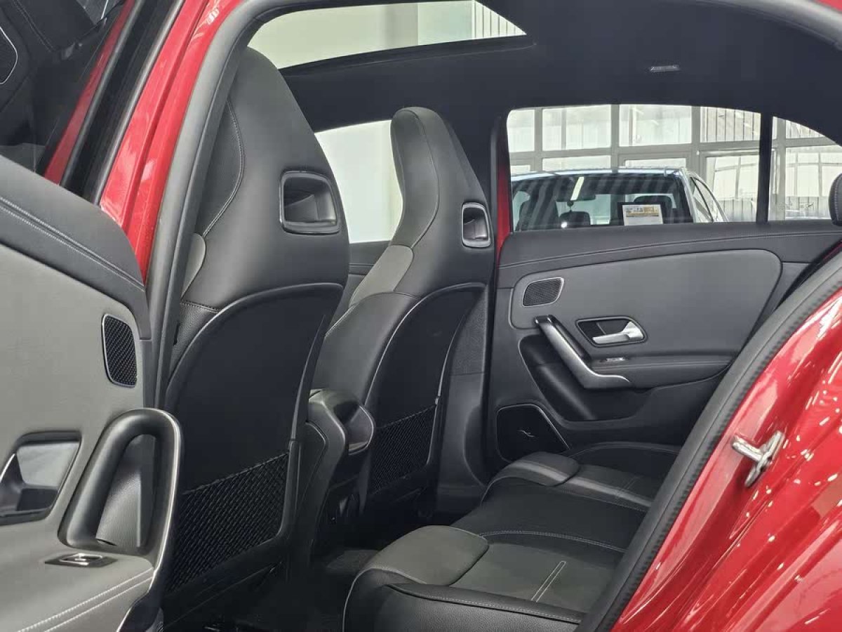 奔馳 奔馳A級(jí)AMG  2024款 改款 AMG A 35 4MATIC圖片
