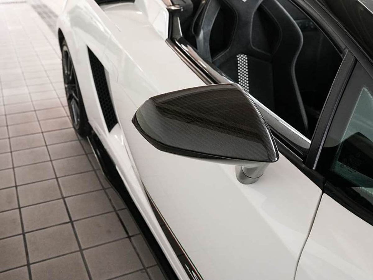 2013年7月蘭博基尼 Gallardo  2011款 LP 570-4 Spyder Performante