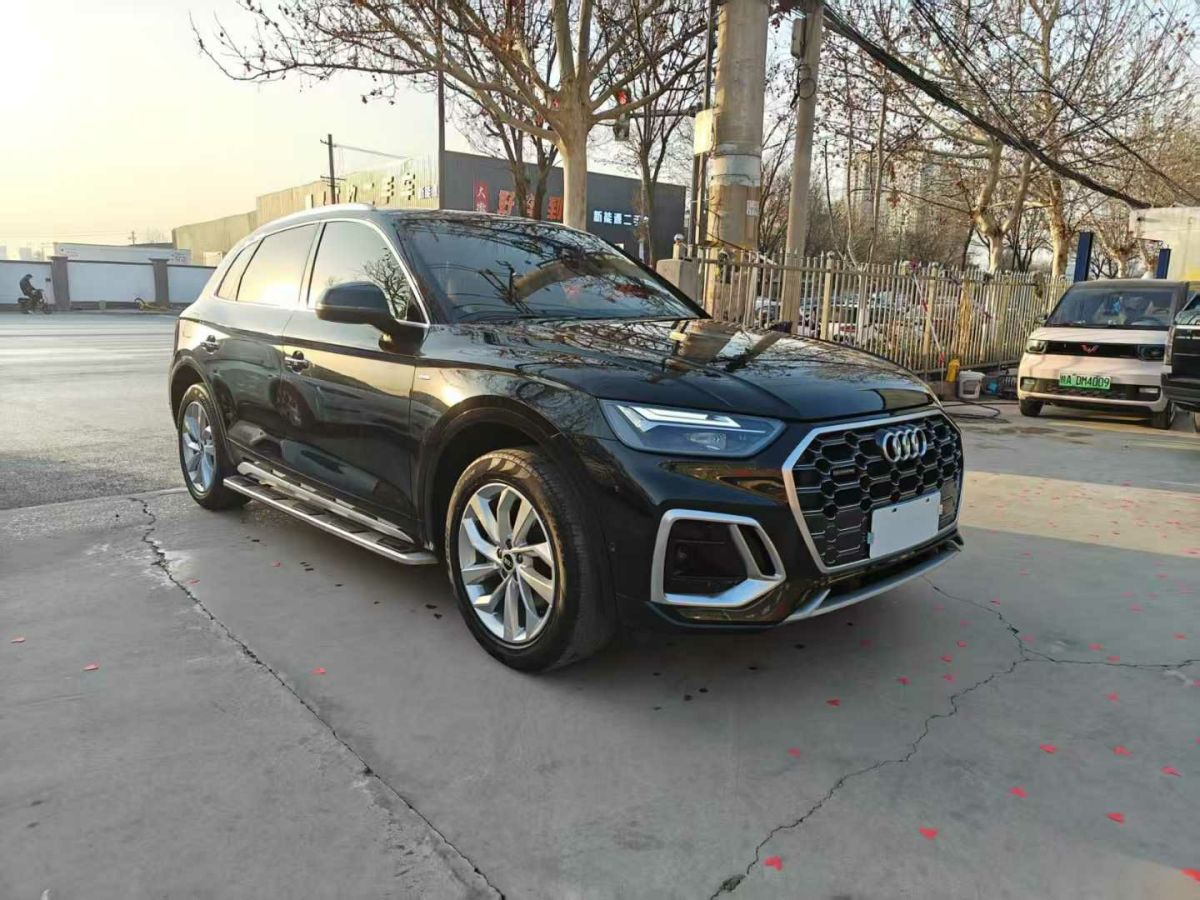 奧迪 奧迪Q5 e-tron  2022款 40 e-tron 星耀型 機甲套裝圖片