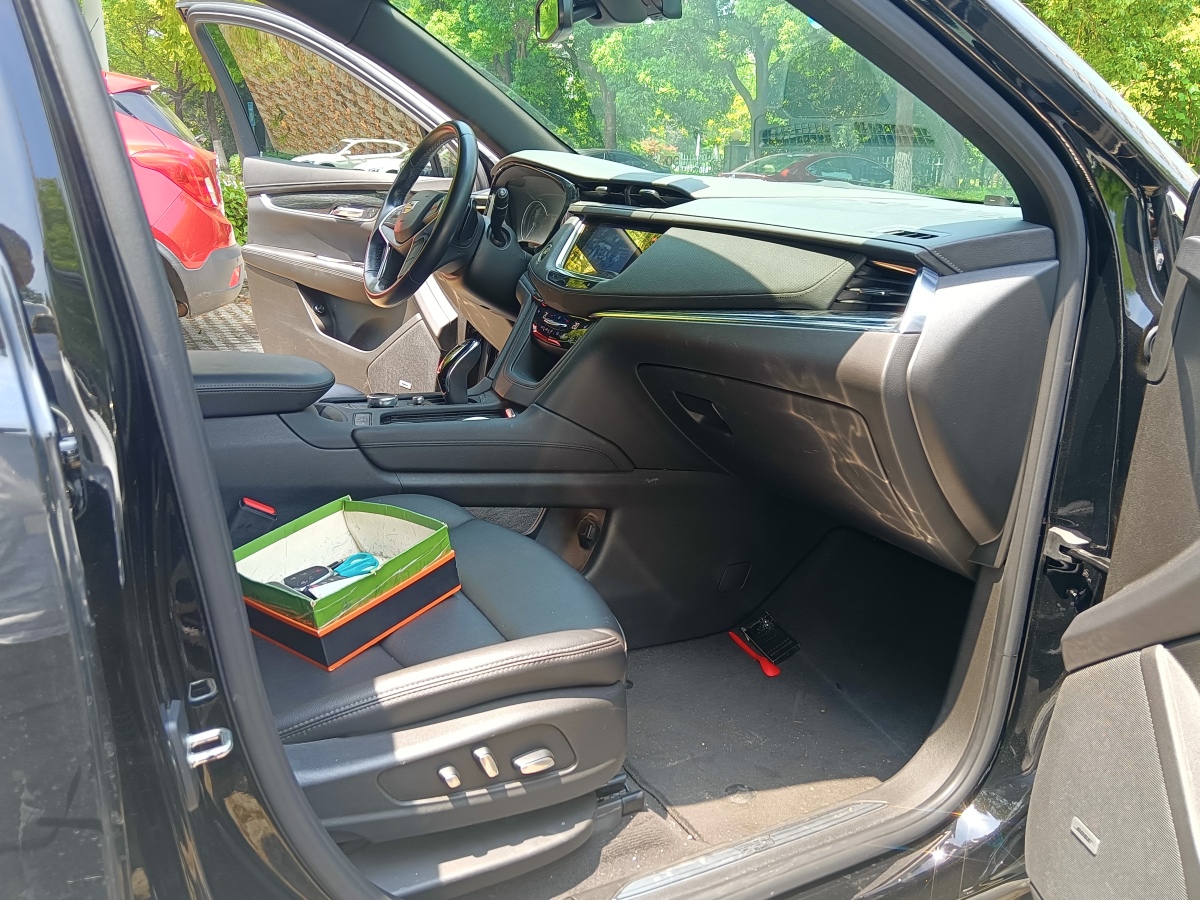 凱迪拉克 XT5  2022款 2.0T 兩驅(qū)豪華型圖片