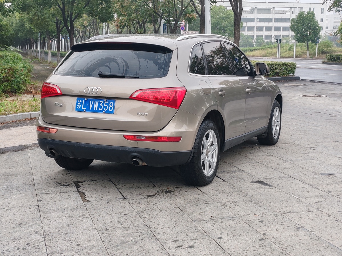 2011年3月奧迪 奧迪Q5  2011款 2.0TFSI 技術(shù)型