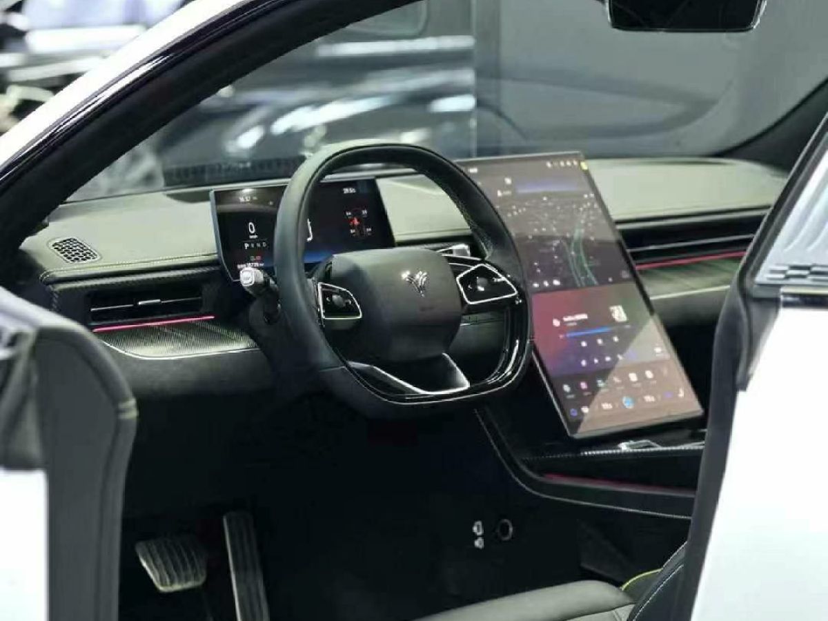 哪吒 哪吒U  2024款 哪吒U-Ⅱ 450換電版圖片