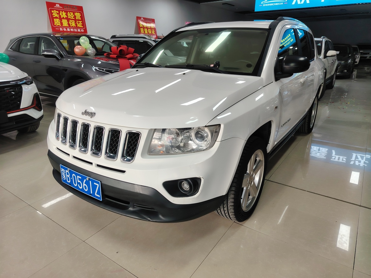 Jeep 指南者  2012款 2.4L 四驅(qū)豪華版圖片