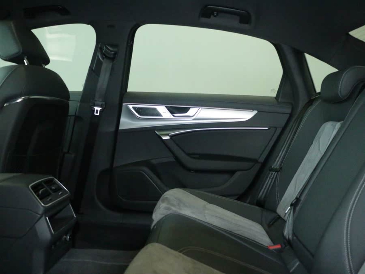 奧迪 奧迪A6L  2024款 40 TFSI 豪華動感型圖片