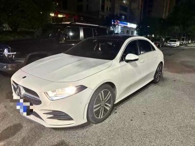 2019年1月 奔馳 奔馳A級(jí) A 220 L 4MATIC 運(yùn)動(dòng)轎車(chē)圖片