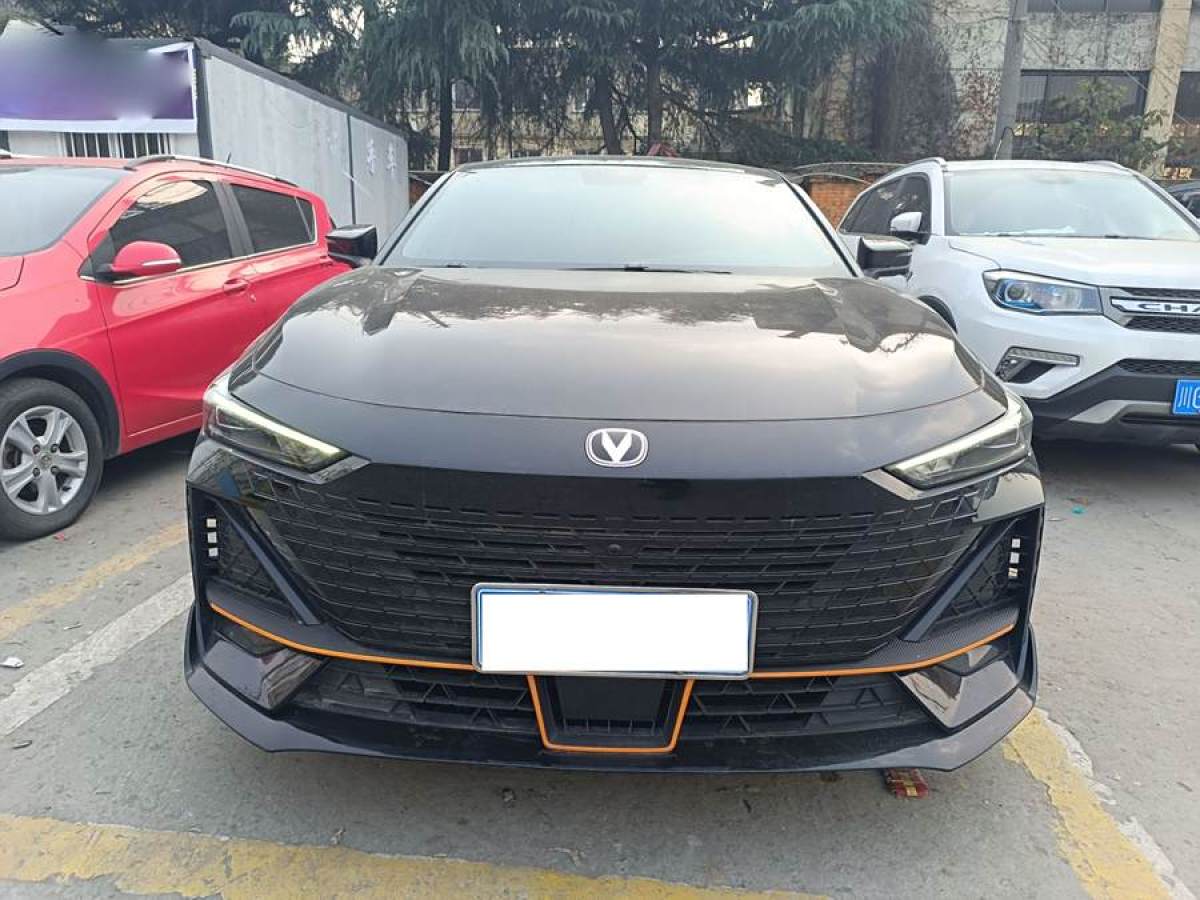 長安 長安UNI-V  2022款 1.5T 尊貴型圖片