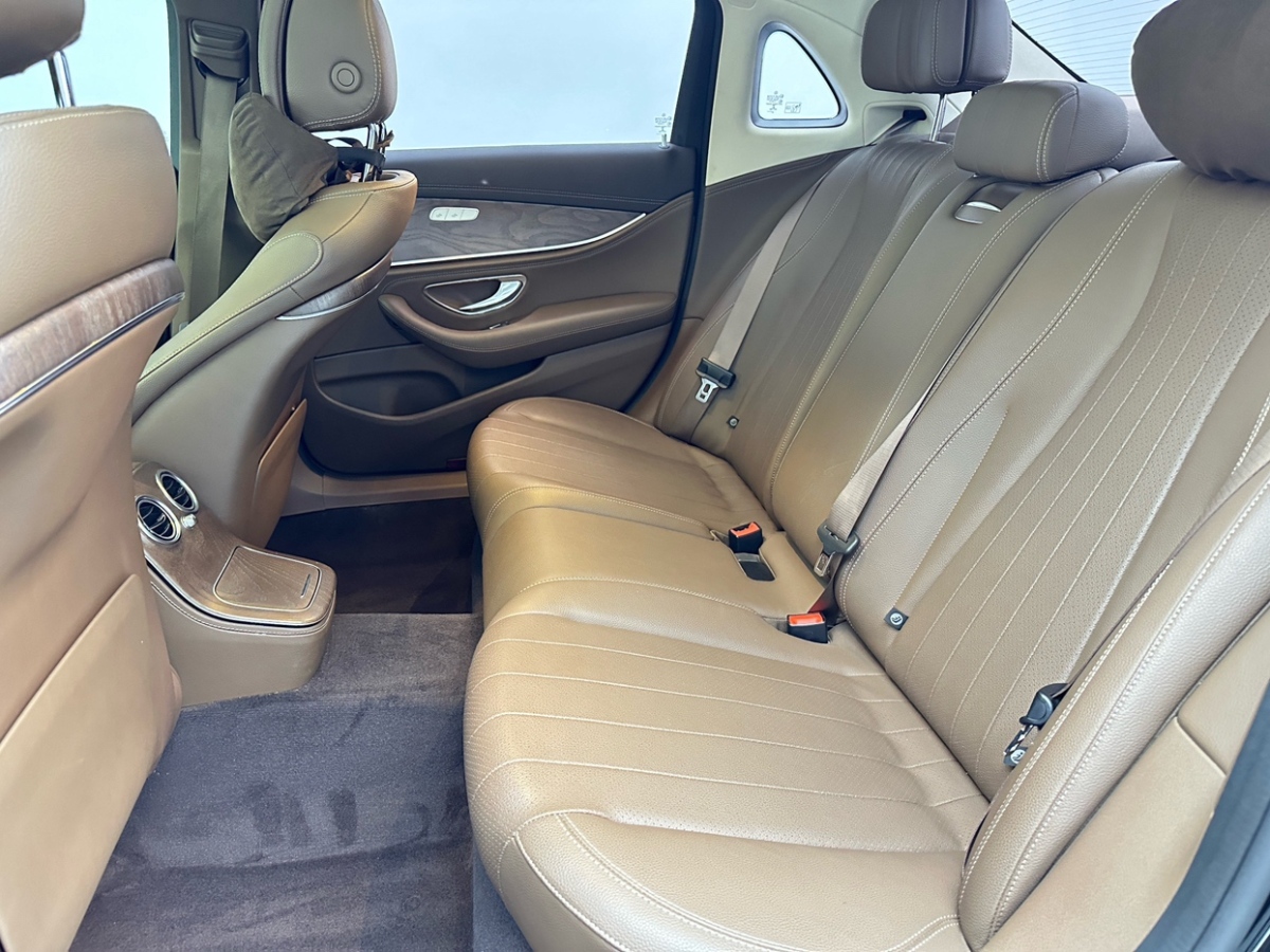 奔馳 奔馳E級(jí)  2023款 E 300 L 時(shí)尚型圖片