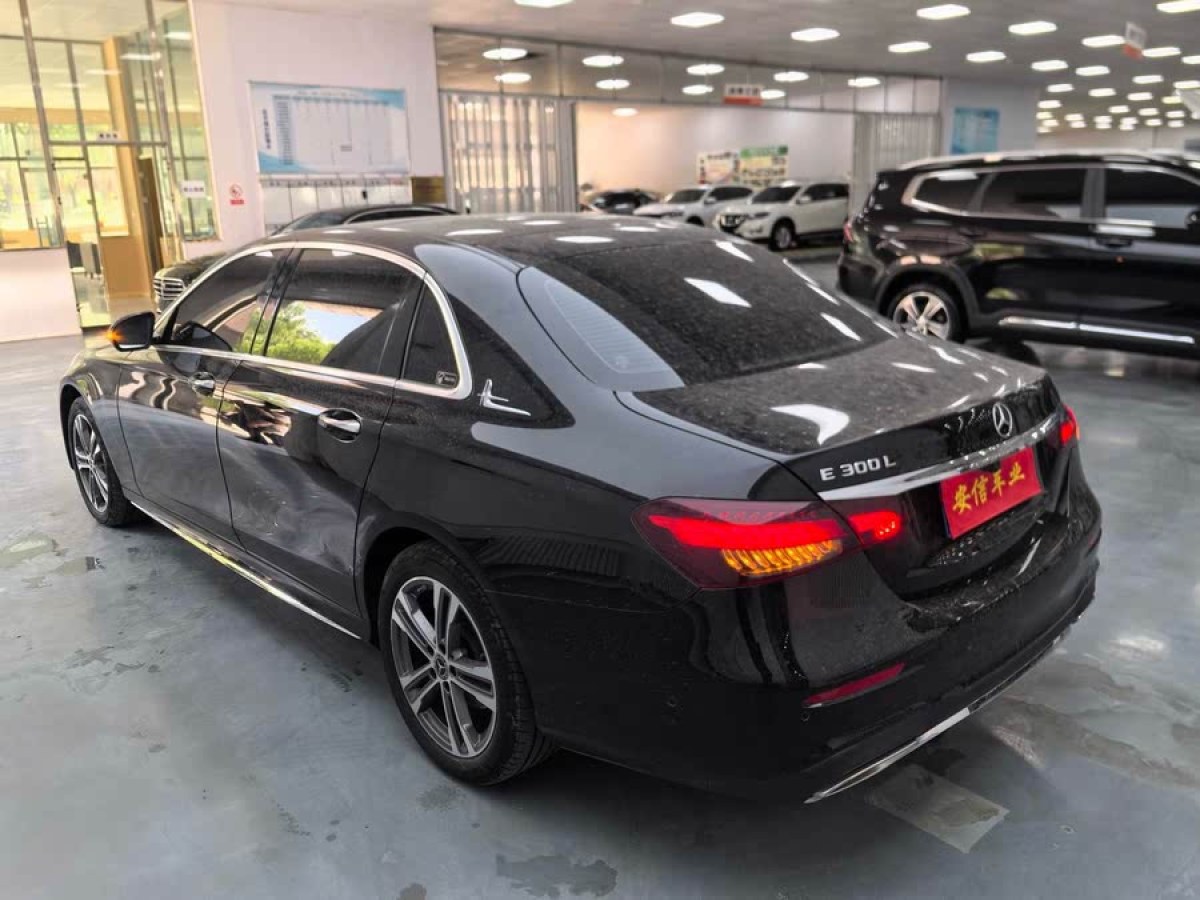 奔馳 奔馳E級(jí)  2021款 改款 E 260 L 運(yùn)動(dòng)型圖片