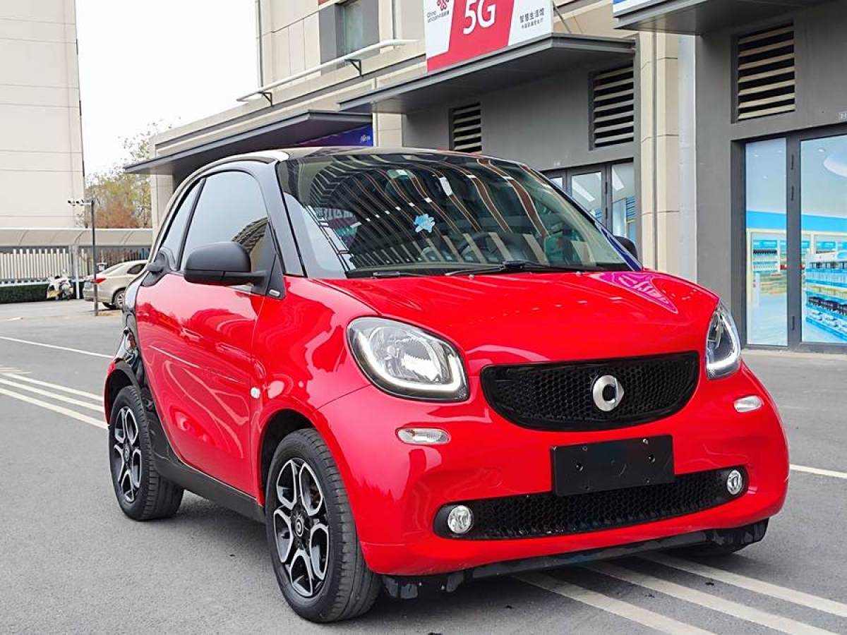 smart fortwo  2017款 1.0L 52千瓦硬頂摯愛特別版圖片