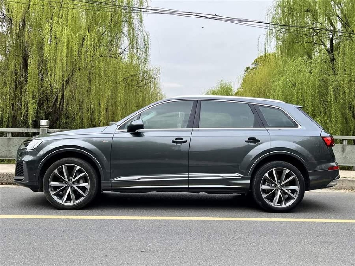 奧迪 奧迪Q7  2023款 55 TFSI quattro S line運(yùn)動型圖片