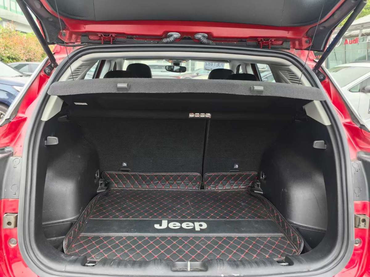 2019年6月Jeep 指南者  2019款  200T 自动典尚版