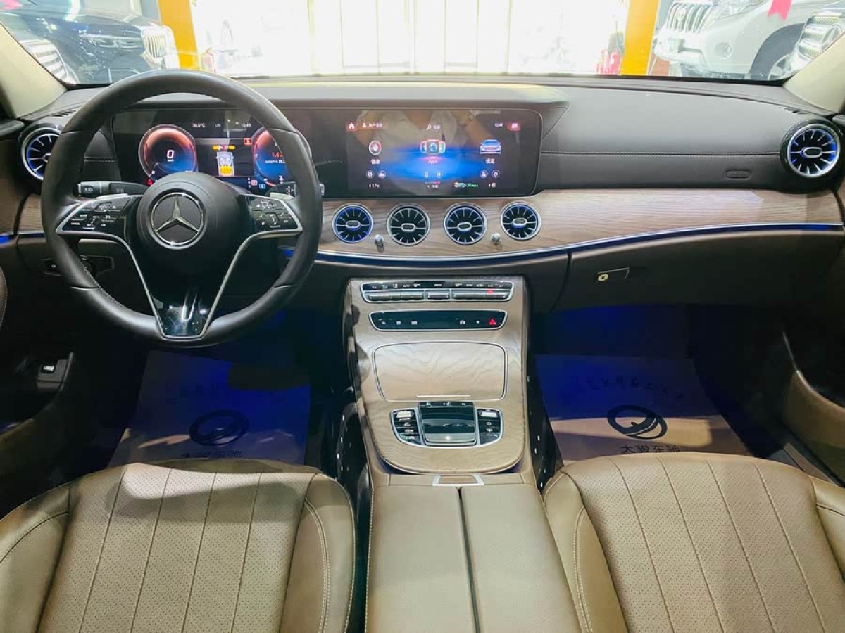 奔馳 奔馳E級(jí)  2021款 改款 E 300 L 豪華型圖片