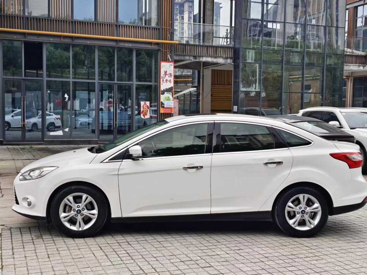 福特 ?？怂? 2012款 三廂 1.6L 自動舒適型圖片