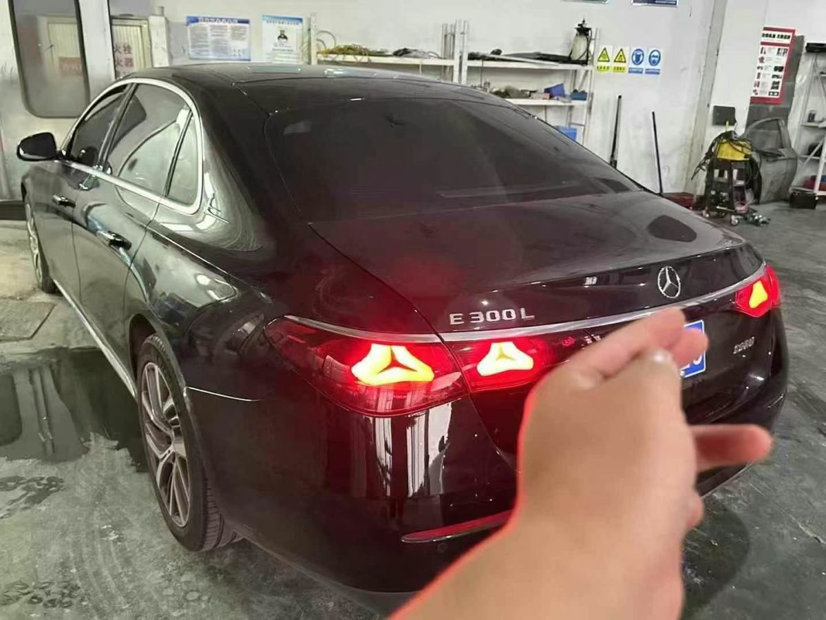 奔馳 奔馳E級  2024款 E 300 L 時尚運動型圖片