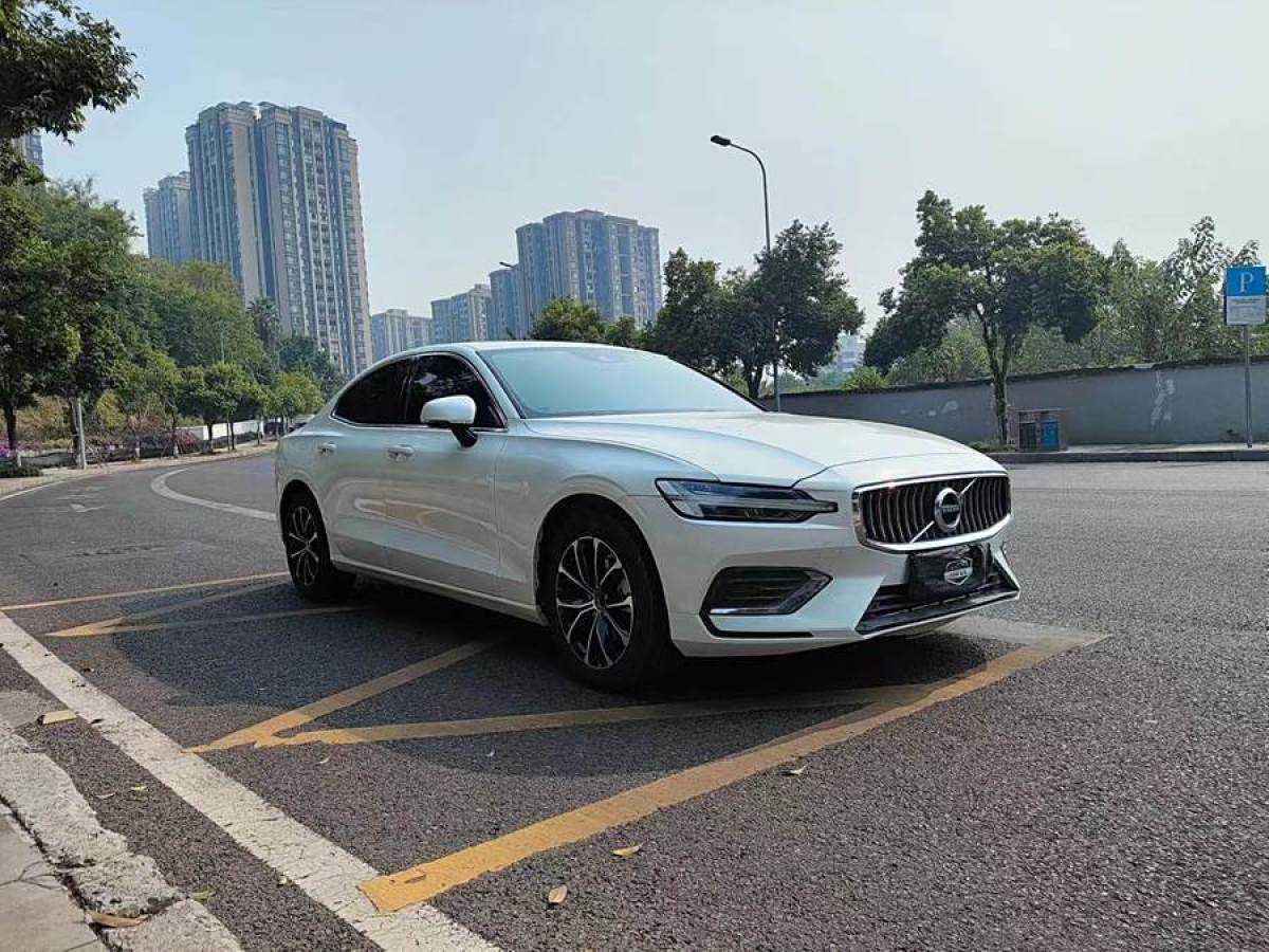 沃爾沃 S60L  2021款 T4 智遠(yuǎn)豪華版圖片