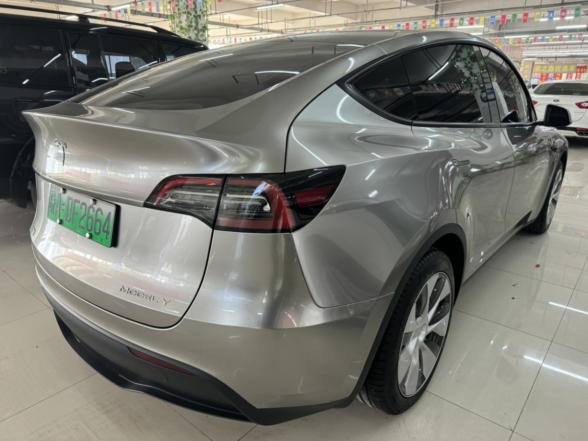 特斯拉 Model 3  2021款 改款 標(biāo)準(zhǔn)續(xù)航后驅(qū)升級版圖片