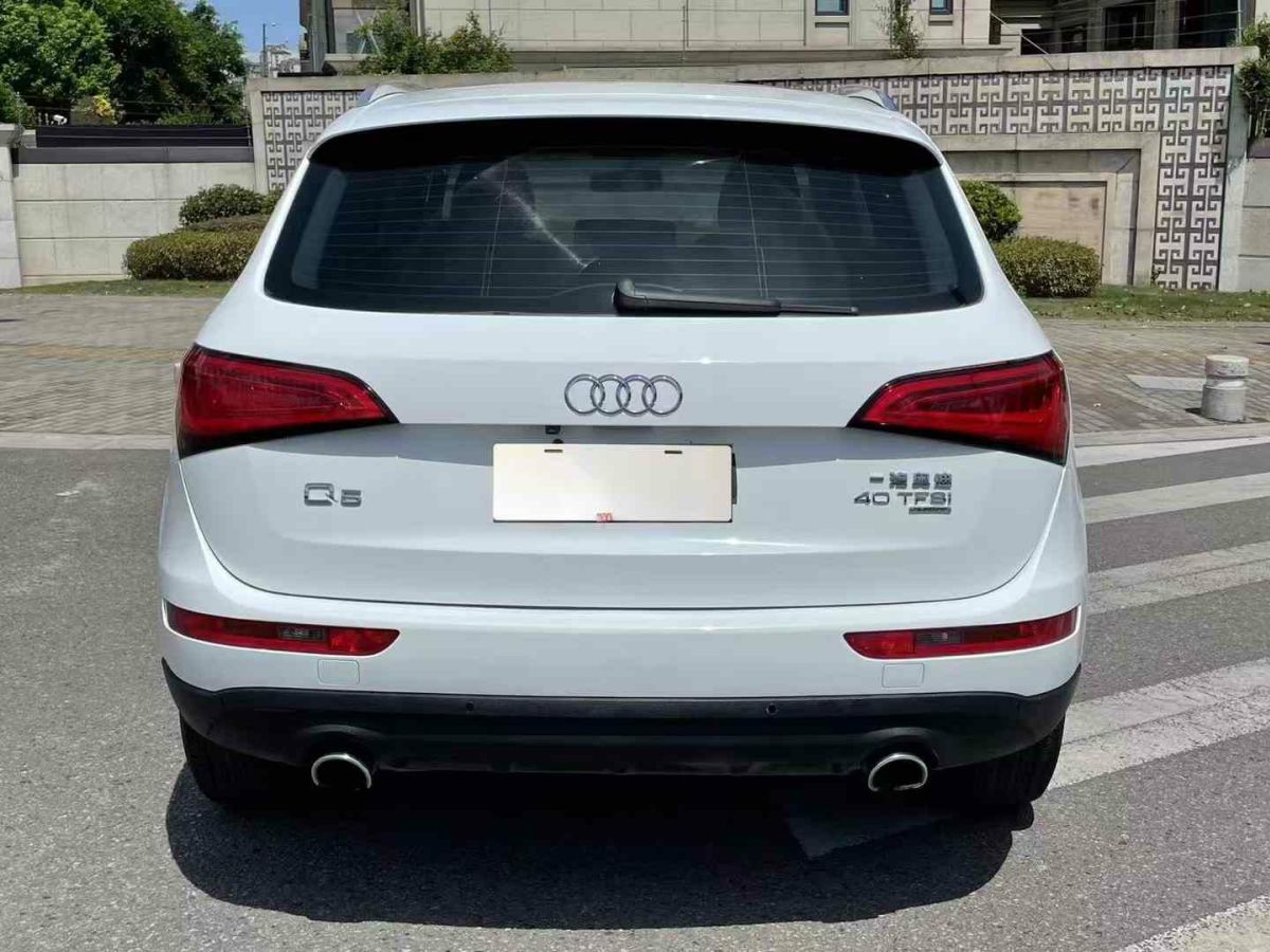 2013年1月奧迪 奧迪Q5  2013款 Q5 3.0TFSI 45TFSI Quattro 運(yùn)動(dòng)型