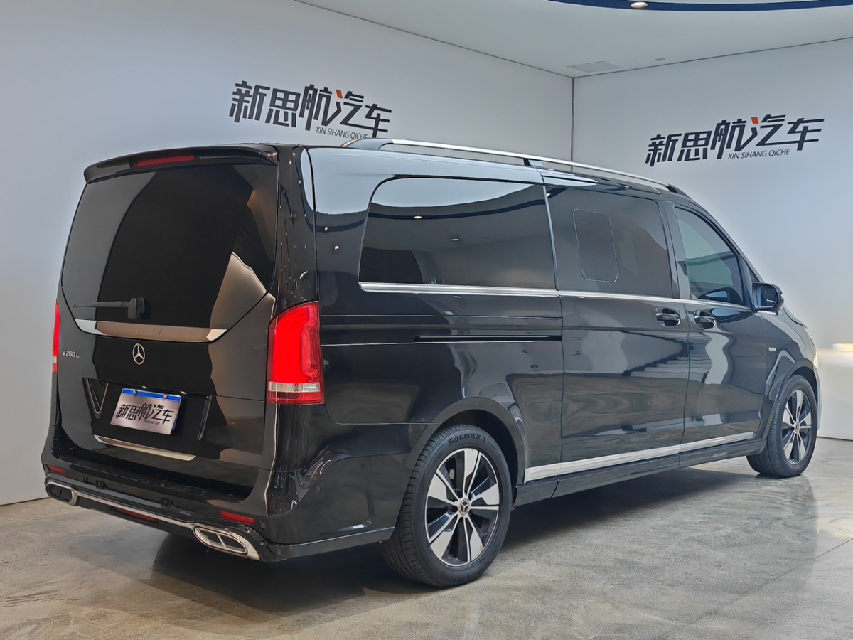 奔馳 V級(jí)  2022款 V 260 L 長(zhǎng)軸距尊貴版圖片