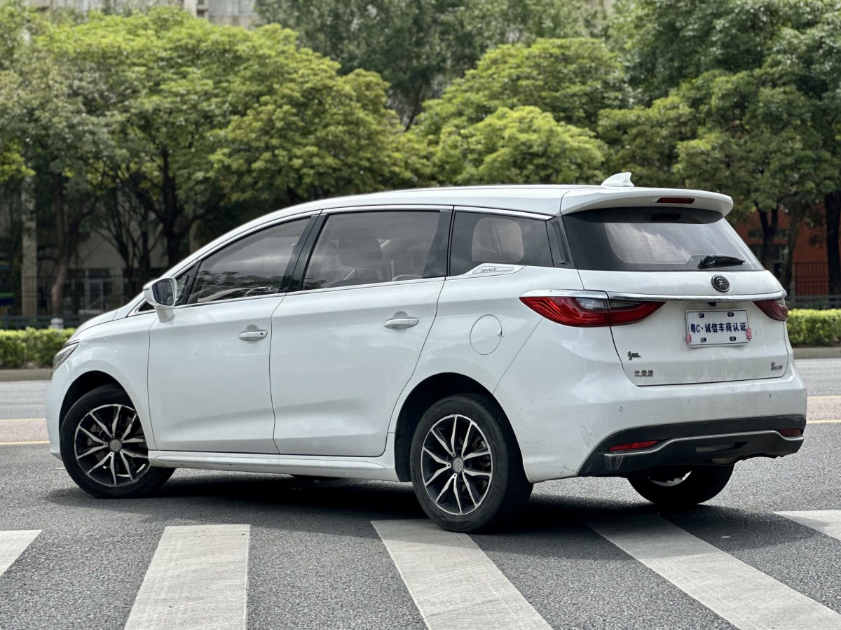 比亞迪 宋MAX  2018款 1.5T 自動智聯(lián)豪華型 6座圖片