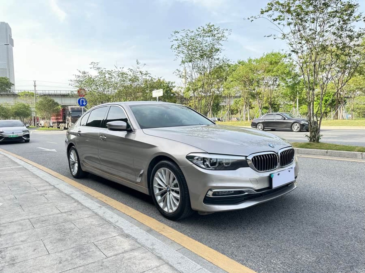 寶馬 寶馬5系  2019款  改款 530Li 領(lǐng)先型 豪華套裝圖片