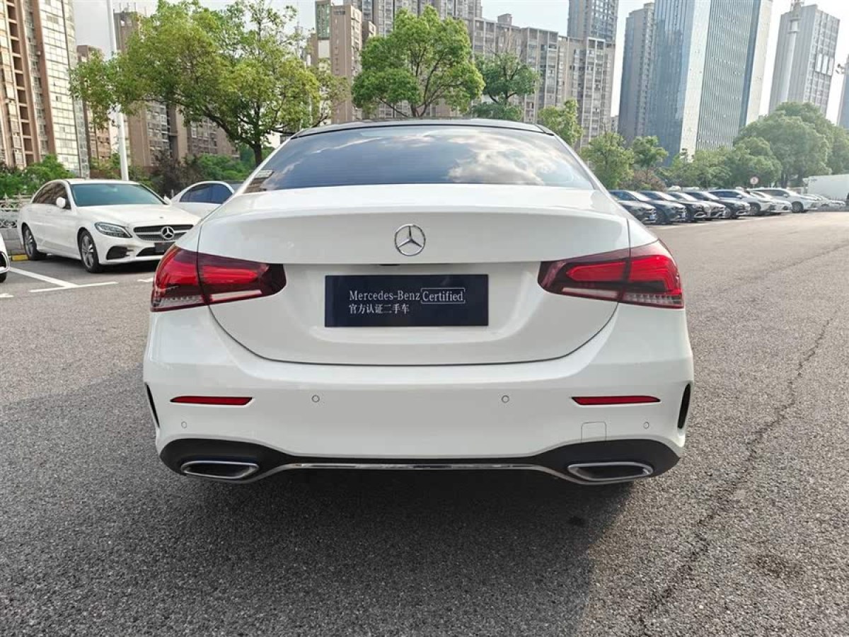 奔馳 奔馳A級  2021款 A 200 L 運動轎車動感型圖片