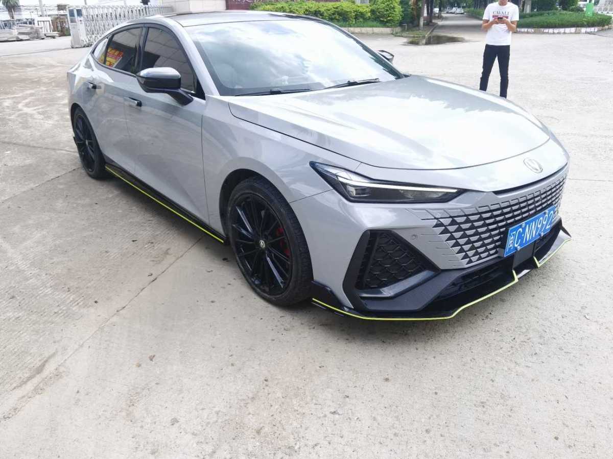 長(zhǎng)安 長(zhǎng)安UNI-V  2022款 2.0T 領(lǐng)速版圖片