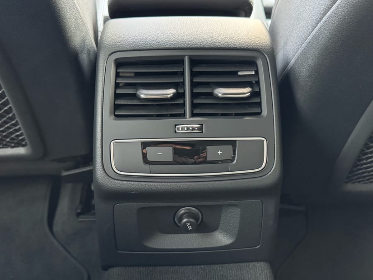 奧迪 奧迪A5  2023款 Sportback 40 TFSI quattro 豪華動(dòng)感型圖片
