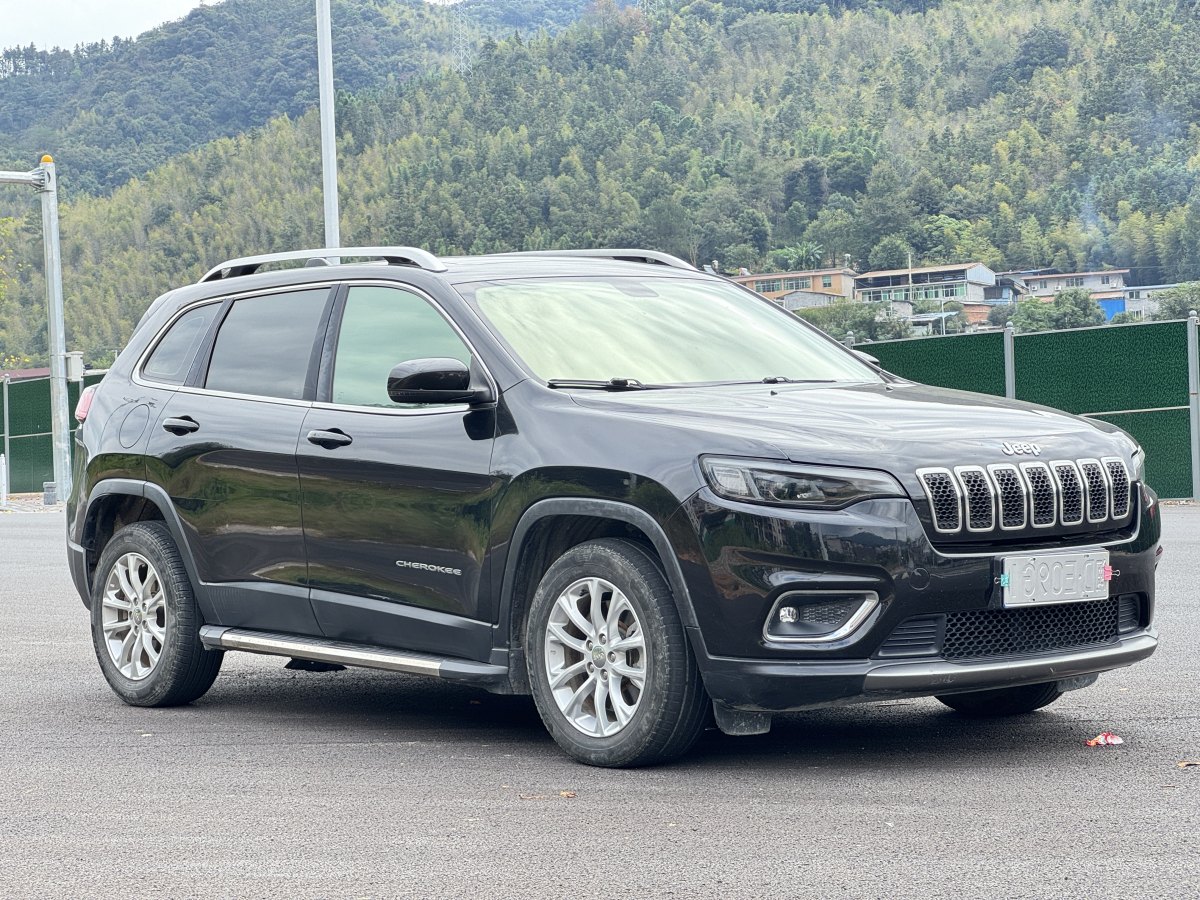 Jeep 自由光  2019款 2.0T 兩驅(qū)智享版 國VI圖片