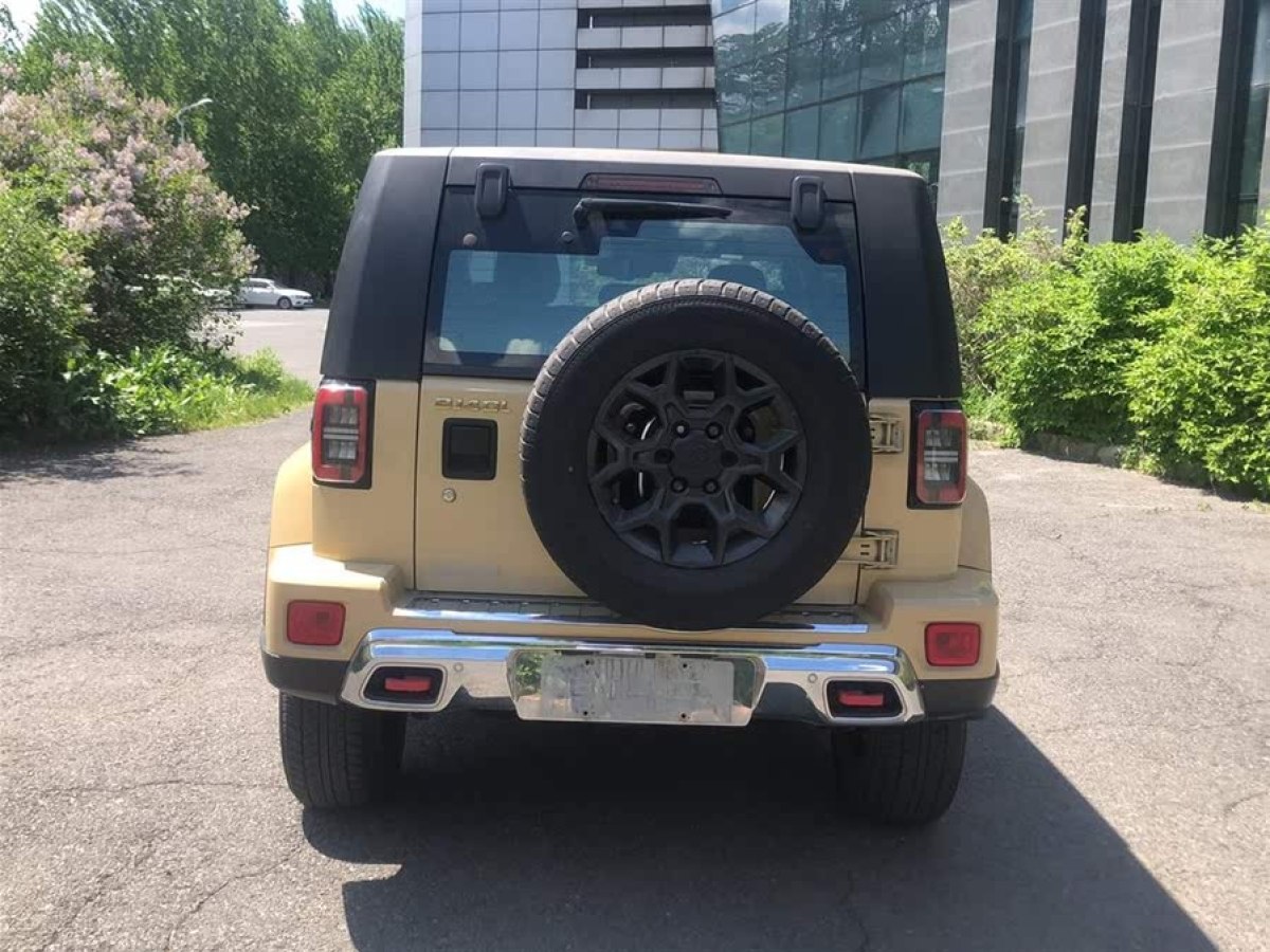 北京 BJ40  2019款  2.3T 自動四驅(qū)環(huán)塔冠軍版 國VI圖片