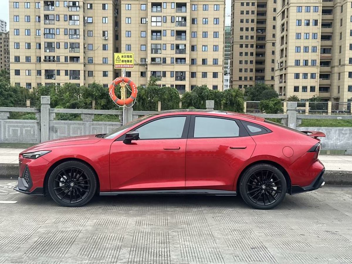 長(zhǎng)安 長(zhǎng)安UNI-V  2023款 2.0T 領(lǐng)速版圖片