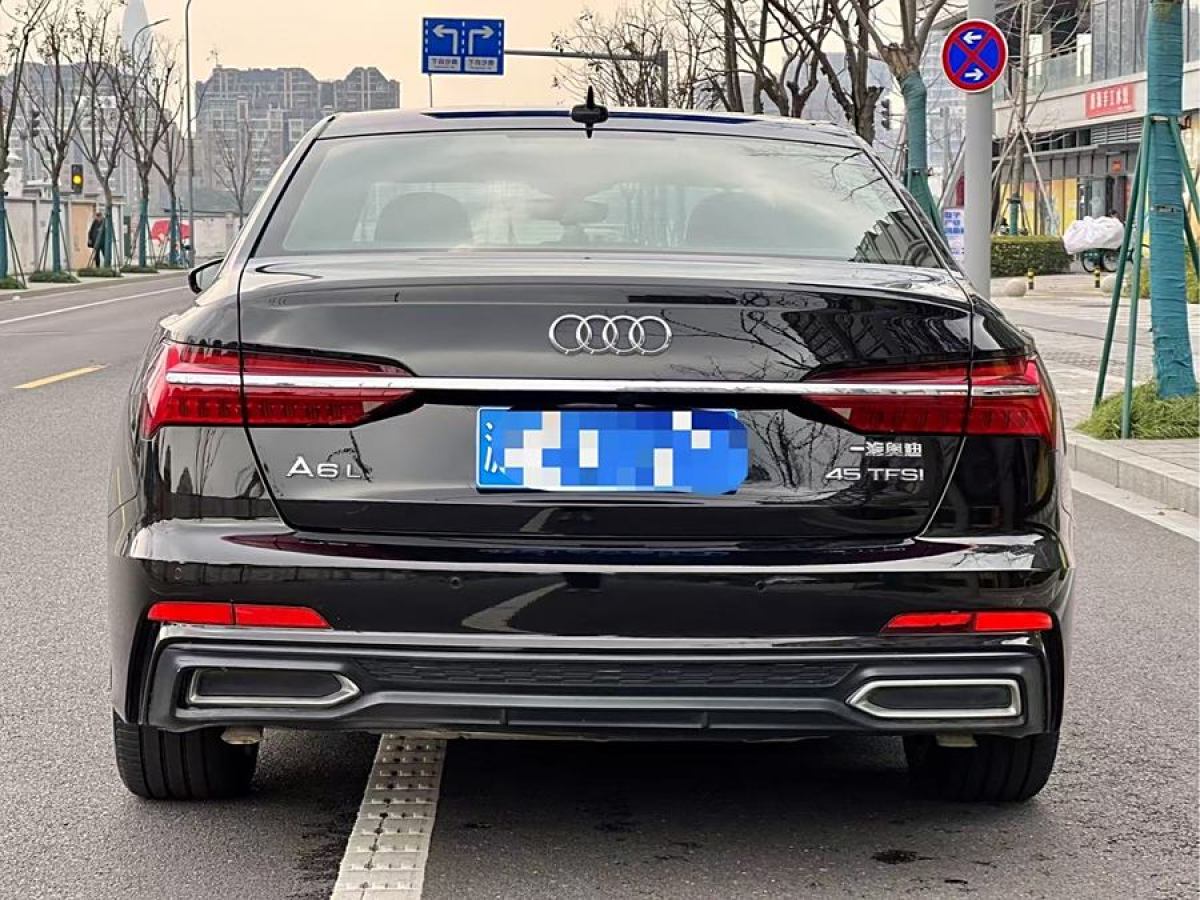 奧迪 奧迪A4L  2019款 45 TFSI quattro 運(yùn)動(dòng)型 國(guó)V圖片