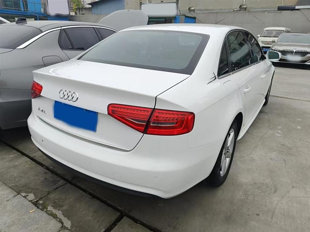 奧迪 奧迪A4L  2013款 35 TFSI 自動(dòng)標(biāo)準(zhǔn)型圖片