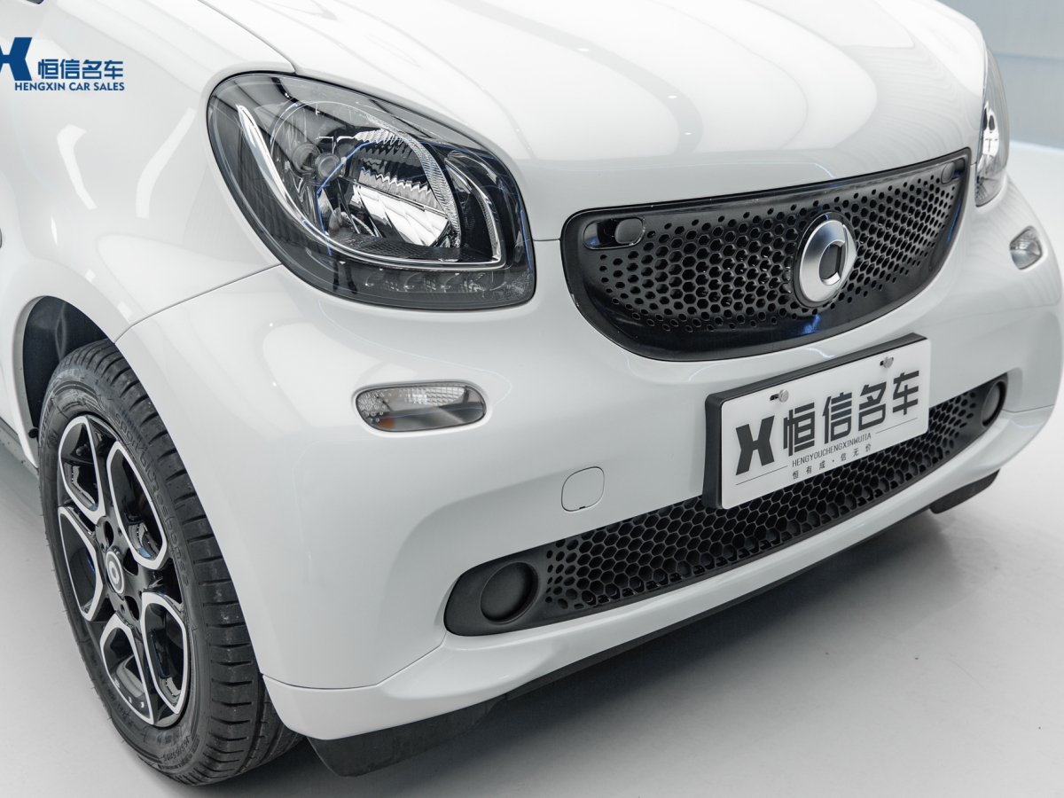 smart fortwo  2019款 0.9T 66千瓦硬頂動擎版 國VI圖片