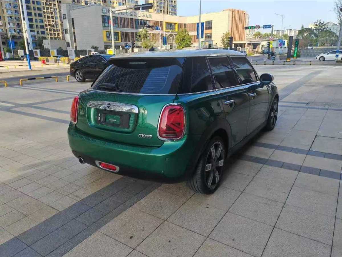 MINI MINI  2019款 1.5T COOPER 藝術(shù)家 五門版圖片