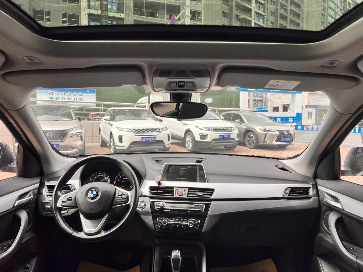 寶馬 寶馬X1  2018款 sDrive20Li 領(lǐng)先型圖片