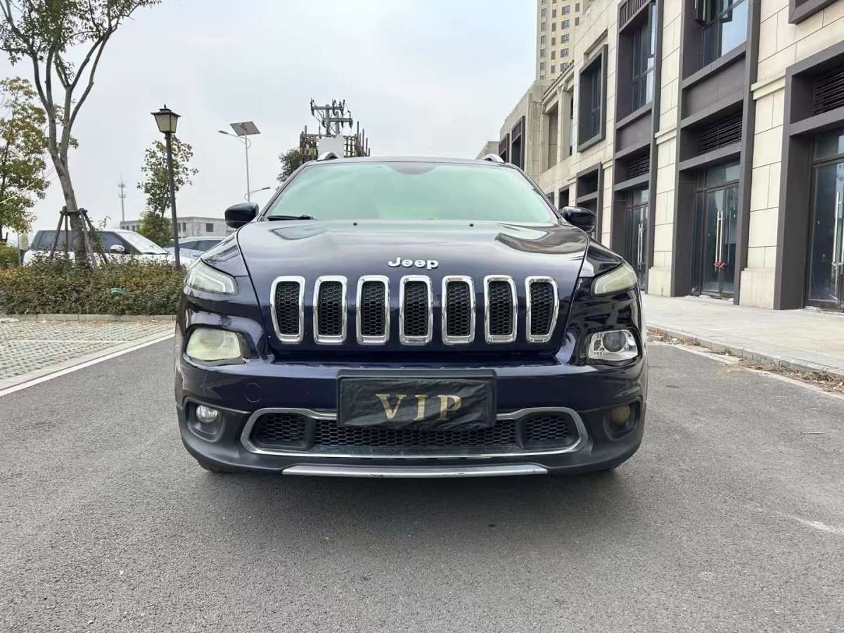 Jeep 自由光  2017款 2.0L 領(lǐng)先版圖片