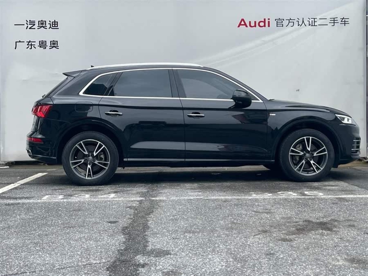 奧迪 奧迪Q5L  2018款  40 TFSI 榮享時(shí)尚型 國(guó)VI圖片