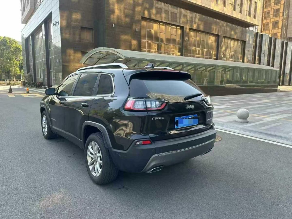 Jeep 自由光  2019款 2.0L 兩驅(qū)優(yōu)享版圖片