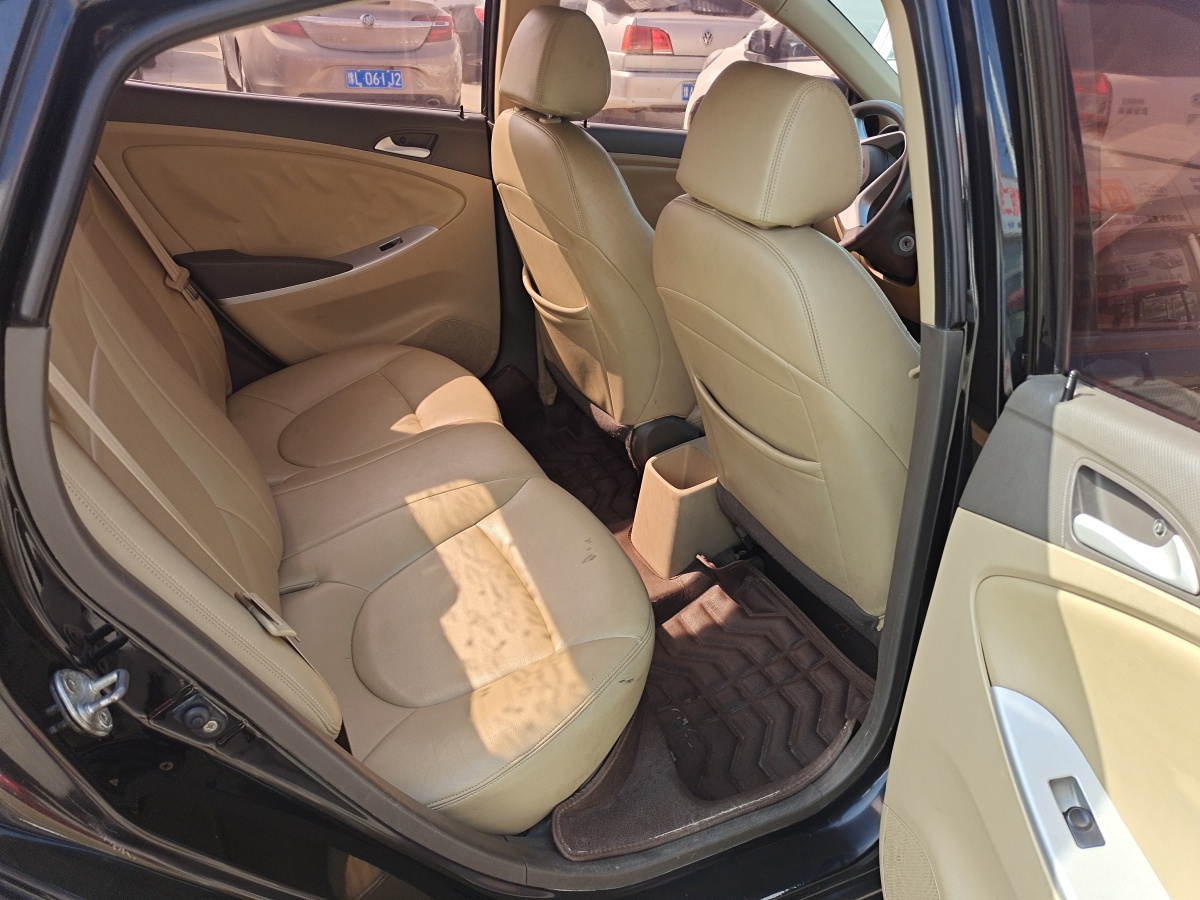 现代 瑞纳  2011款 两厢 1.4L 自动舒适型GS图片