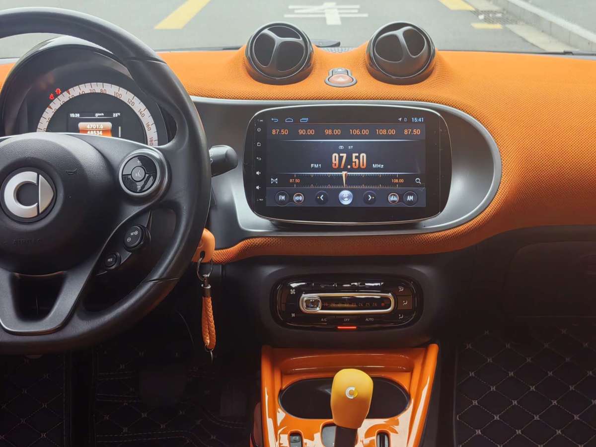 2016年3月smart fortwo  2015款 1.0L 52千瓦硬頂激情版